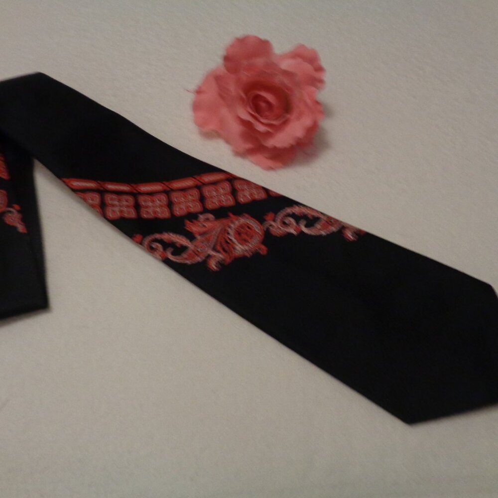 CASINO NIGHTS RETRO THICK MENS BLACK & RED PRINT ASIAN STYLED TIE BY WEMBLEY